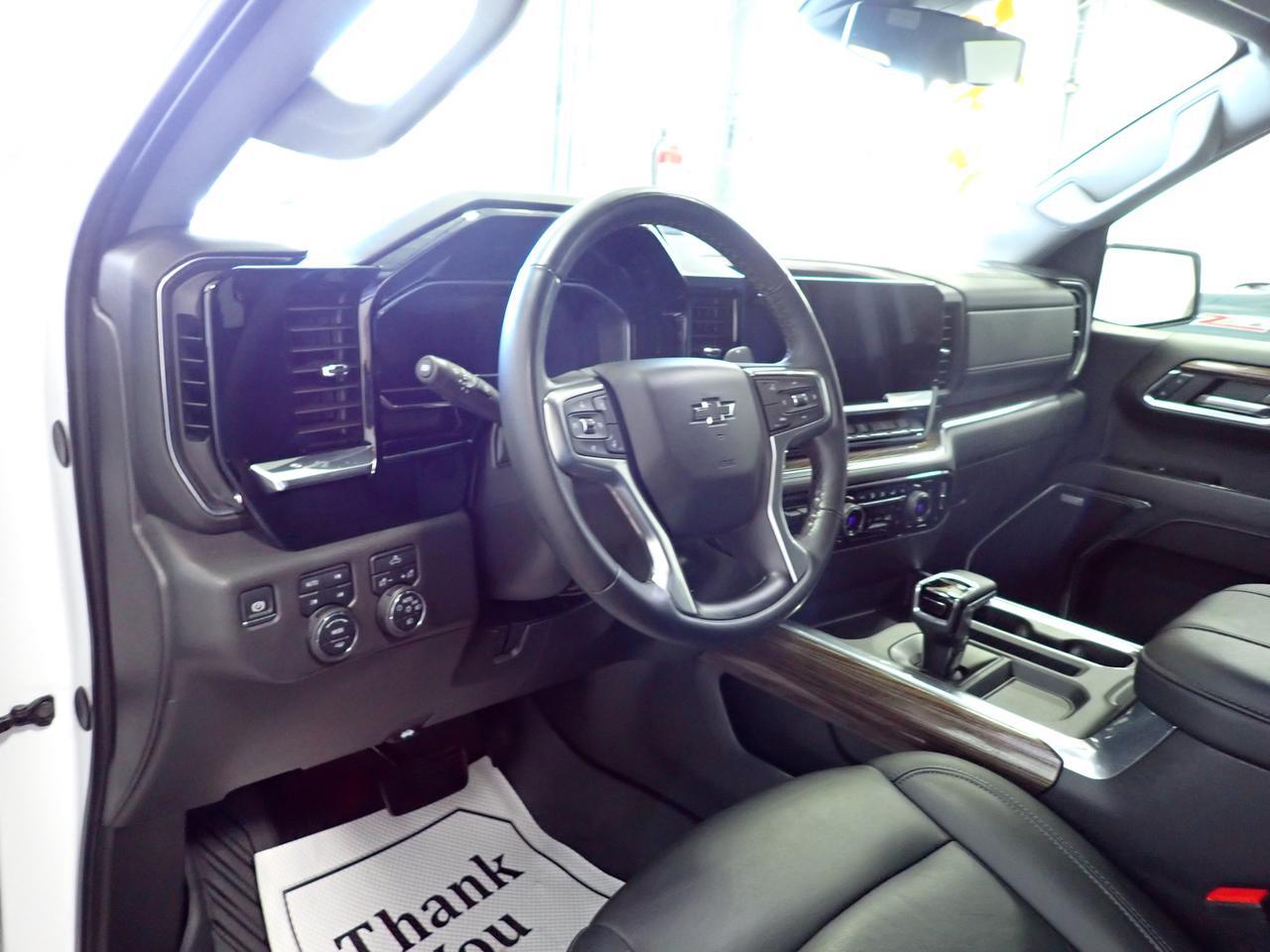 2024 Chevrolet Silverado 1500 LT Trail Boss 4WD 5'8 BOX LEATHER Listowel ON