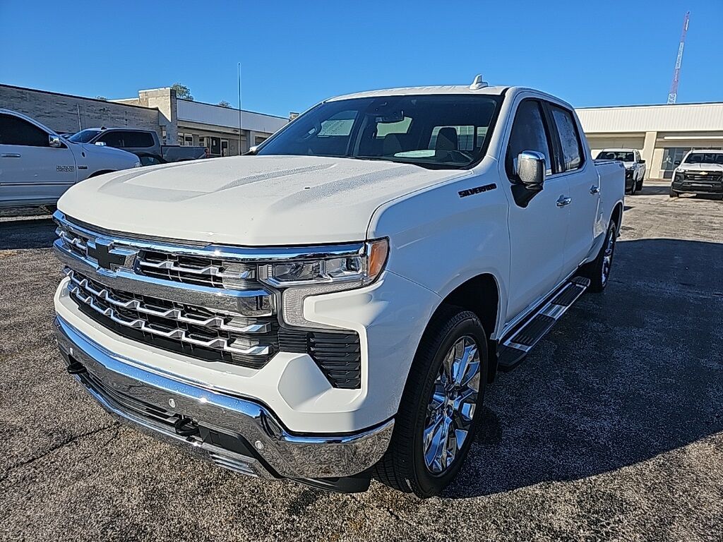 2024 Chevrolet Silverado 1500 LTZ Akron