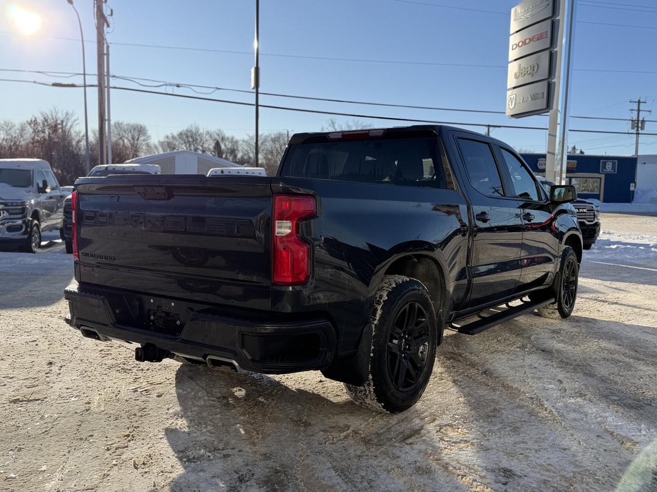 2024 Chevrolet Silverado 1500 RST | Z71 | Dark Essential Pkg | Heated Seats | Trailering Pkg | 6' Box Redwater AB