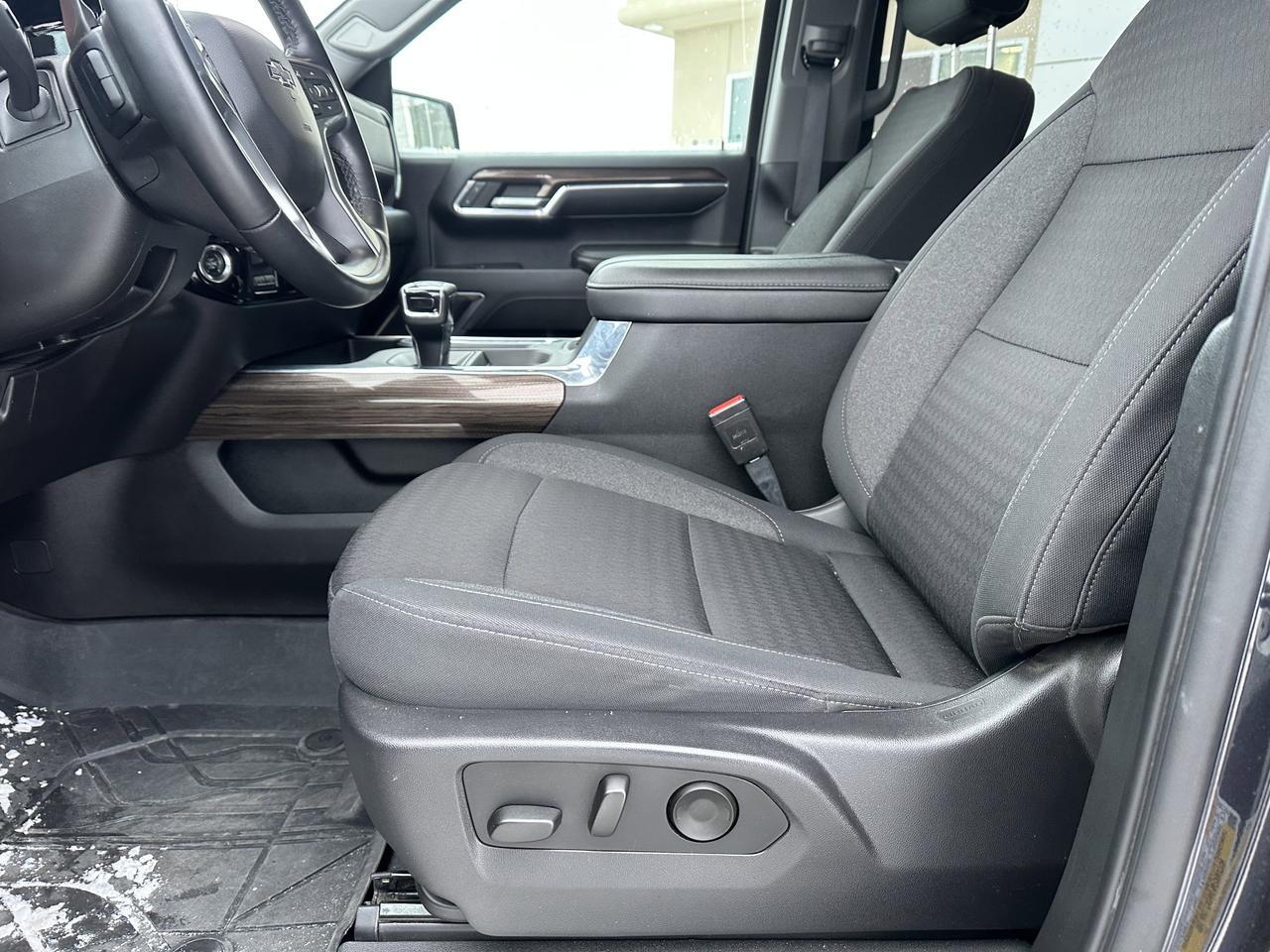 2024 Chevrolet Silverado 1500 RST | Z71 | Dark Essential Pkg | Heated Seats | Trailering Pkg | 6' Box Redwater AB