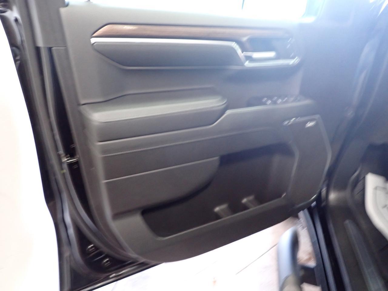 2024 Chevrolet Silverado 1500 RST 4WD CREW CAB ATS BUCKET SEATS 20' WHEELS 5'8" BOX Listowel ON