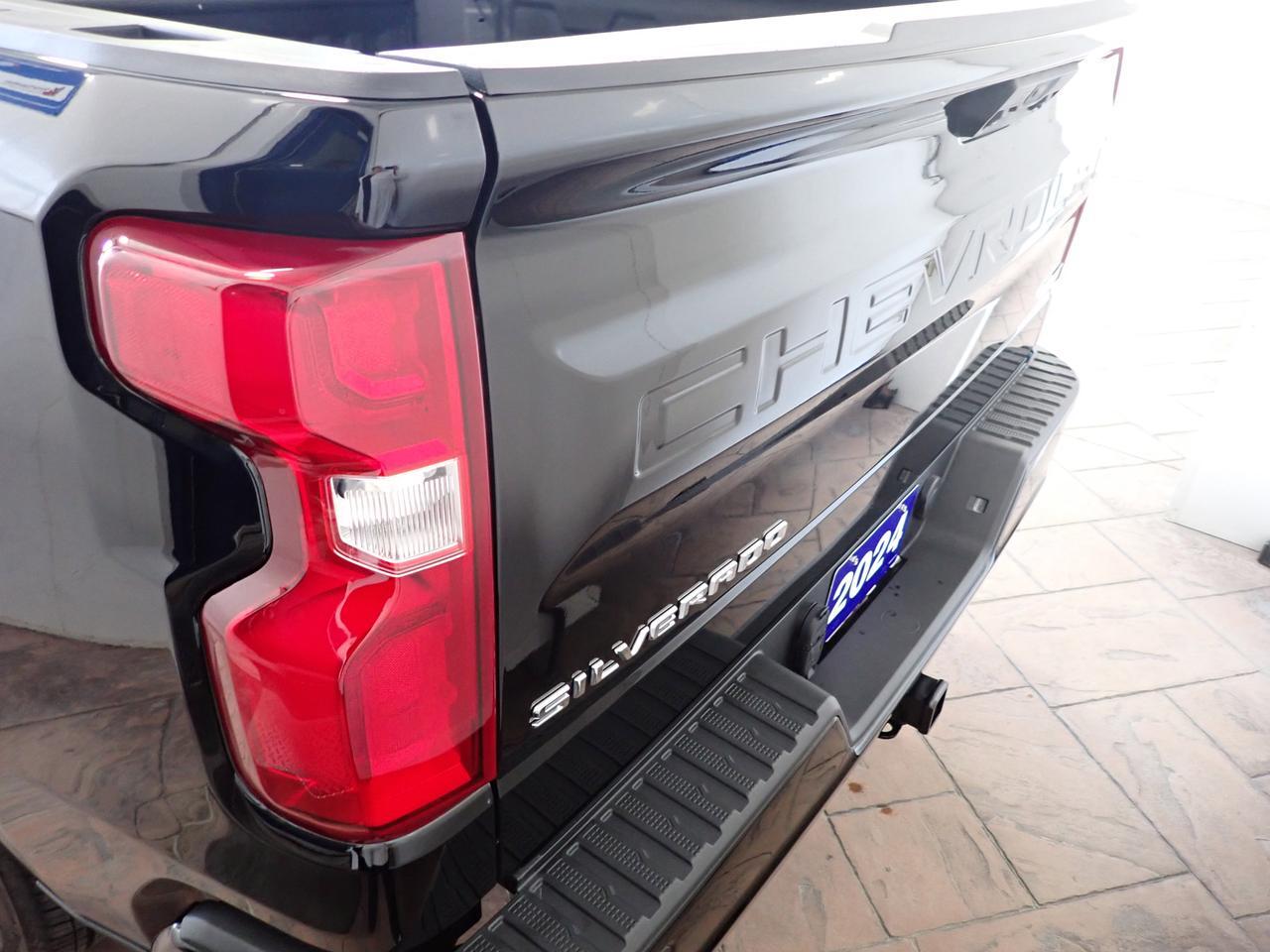 2024 Chevrolet Silverado 1500 RST 4WD CREW CAB ATS BUCKET SEATS 20' WHEELS 5'8" BOX Listowel ON