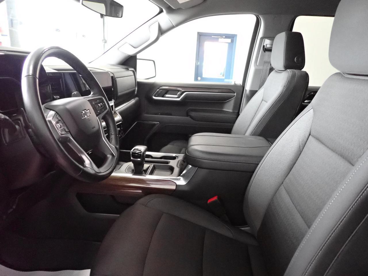 2024 Chevrolet Silverado 1500 RST 4WD CREW CAB Listowel ON