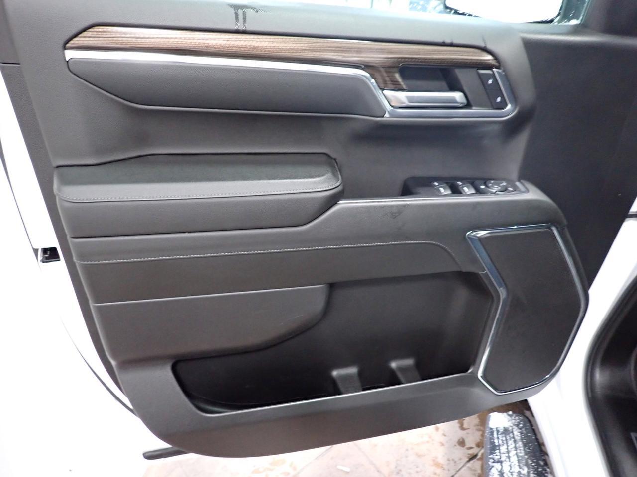 2024 Chevrolet Silverado 1500 RST 4WD CREW CAB NAVI Listowel ON