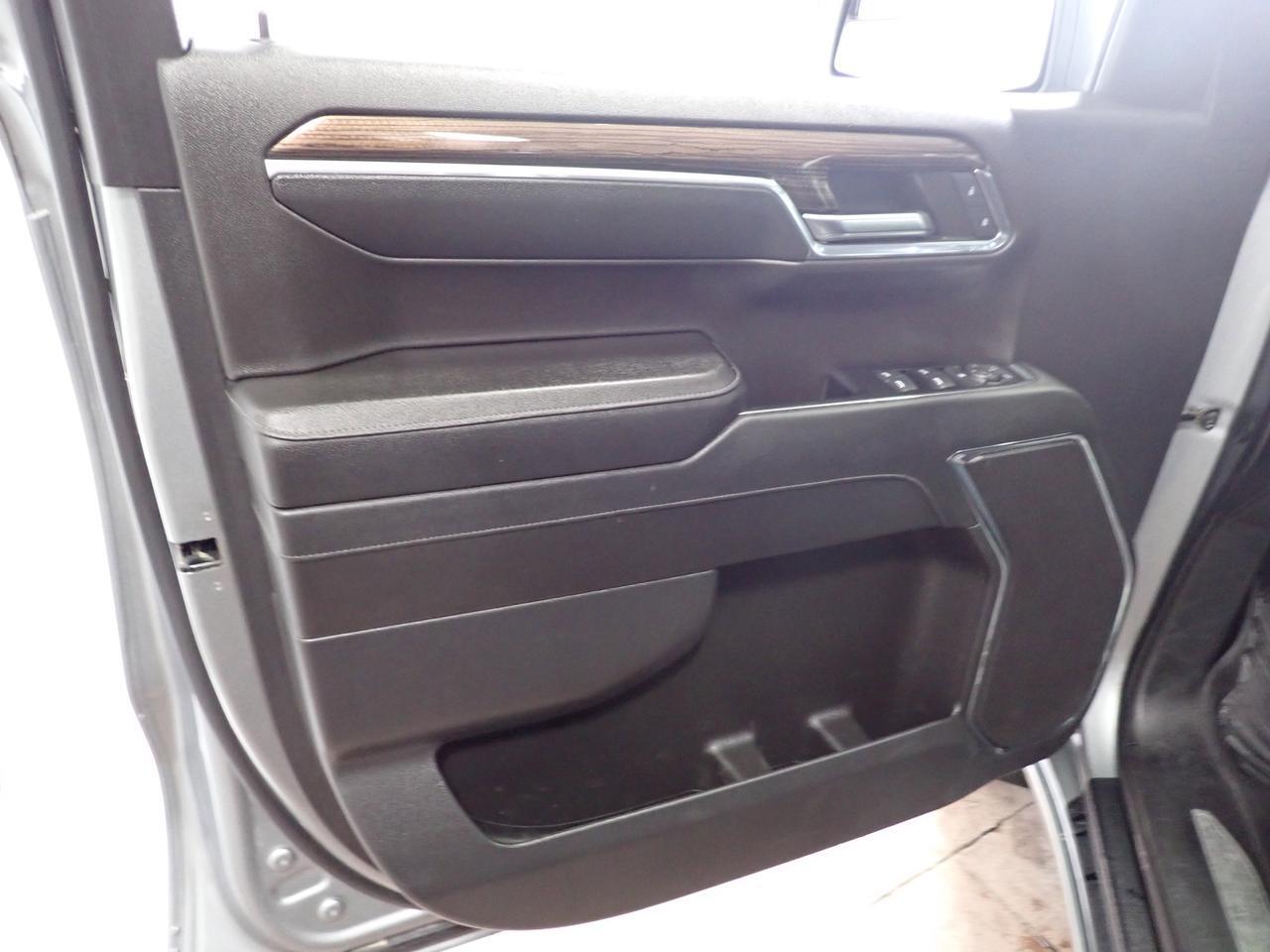 2024 Chevrolet Silverado 1500 RST 4WD CREW CAB Z71 5.5 BOX Listowel ON