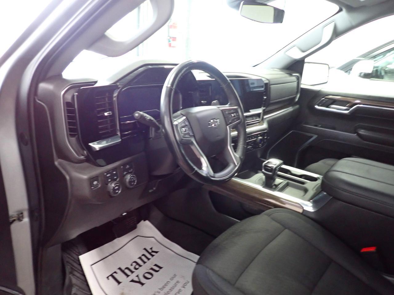2024 Chevrolet Silverado 1500 RST 4WD CREW CAB Z71 5.5 BOX Listowel ON