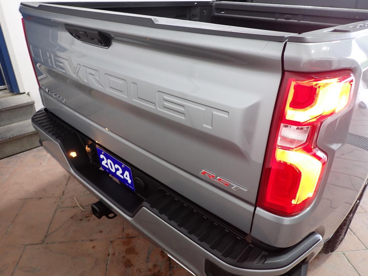 2024 Chevrolet Silverado 1500 RST 4WD CREW CAB Z71 5.8 BOX Listowel ON