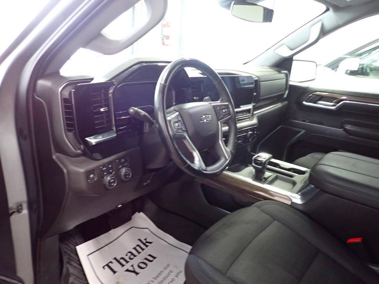 2024 Chevrolet Silverado 1500 RST 4WD CREW CAB Z71 5.8 BOX Listowel ON