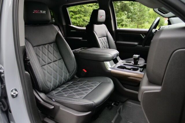 2024 Chevrolet Silverado 1500 RST 4X4 / AMERICAN LUXURY COACH / 5.3L V8! High Point NC