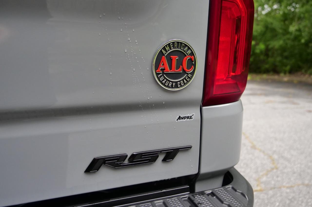 2024 Chevrolet Silverado 1500 RST 4X4 / AMERICAN LUXURY COACH / 5.3L V8! Lincolnton NC