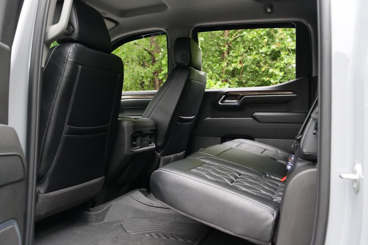 2024 Chevrolet Silverado 1500 RST 4X4 / AMERICAN LUXURY COACH / 5.3L V8! Lincolnton NC