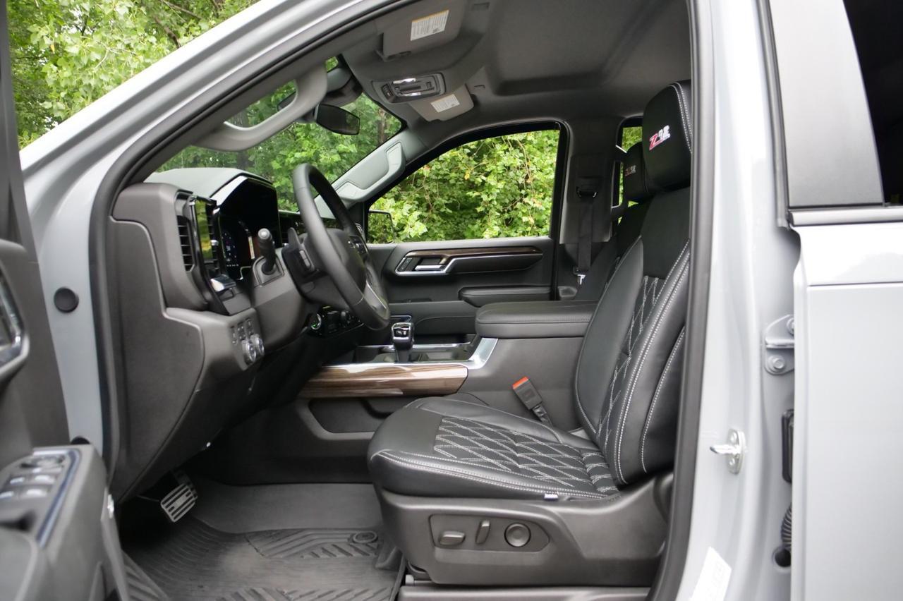 2024 Chevrolet Silverado 1500 RST 4X4 / AMERICAN LUXURY COACH / 5.3L V8! Lincolnton NC