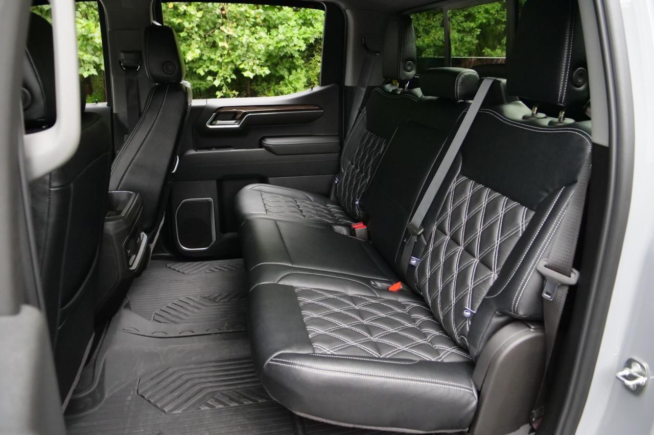 2024 Chevrolet Silverado 1500 RST 4X4 / AMERICAN LUXURY COACH / 5.3L V8! Lincolnton NC