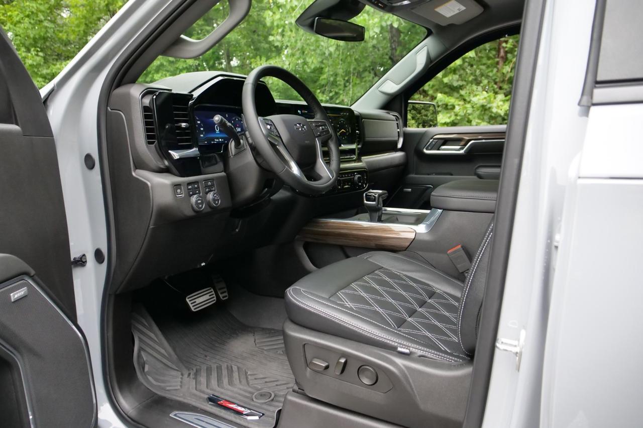 2024 Chevrolet Silverado 1500 RST 4X4 / AMERICAN LUXURY COACH / 5.3L V8! Lincolnton NC