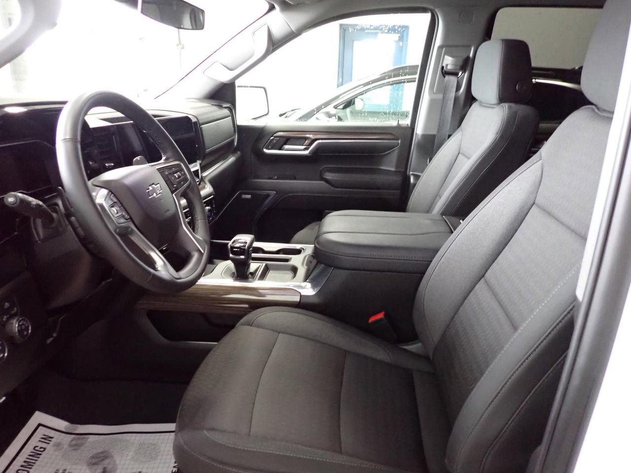 2024 Chevrolet Silverado 1500 RST CREW CAB 4WD Listowel ON