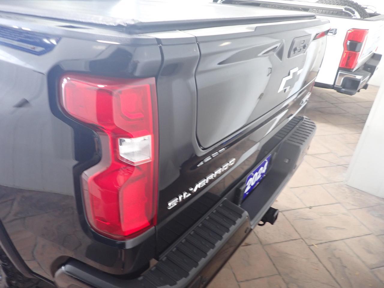 2024 Chevrolet Silverado 1500 ZR2 4X4 CREW CAB *DIESEL* LEATHER NAVI SUNROOF Listowel ON