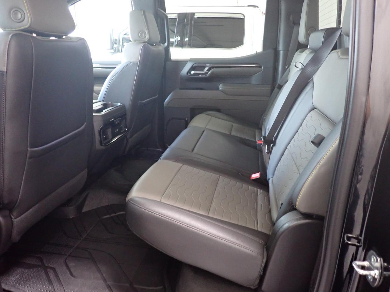 2024 Chevrolet Silverado 1500 ZR2 4X4 CREW CAB *DIESEL* LEATHER NAVI SUNROOF Listowel ON