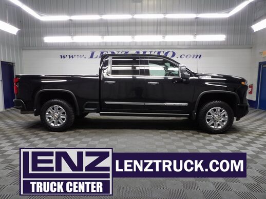 2024_Chevrolet_Silverado 2500HD_4x4 Crew Cab High Country_ Fond du Lac WI