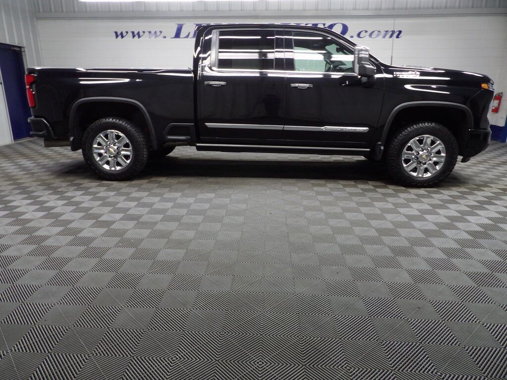 2024 Chevrolet Silverado 2500HD 4x4 Crew Cab High Country Fond du Lac WI