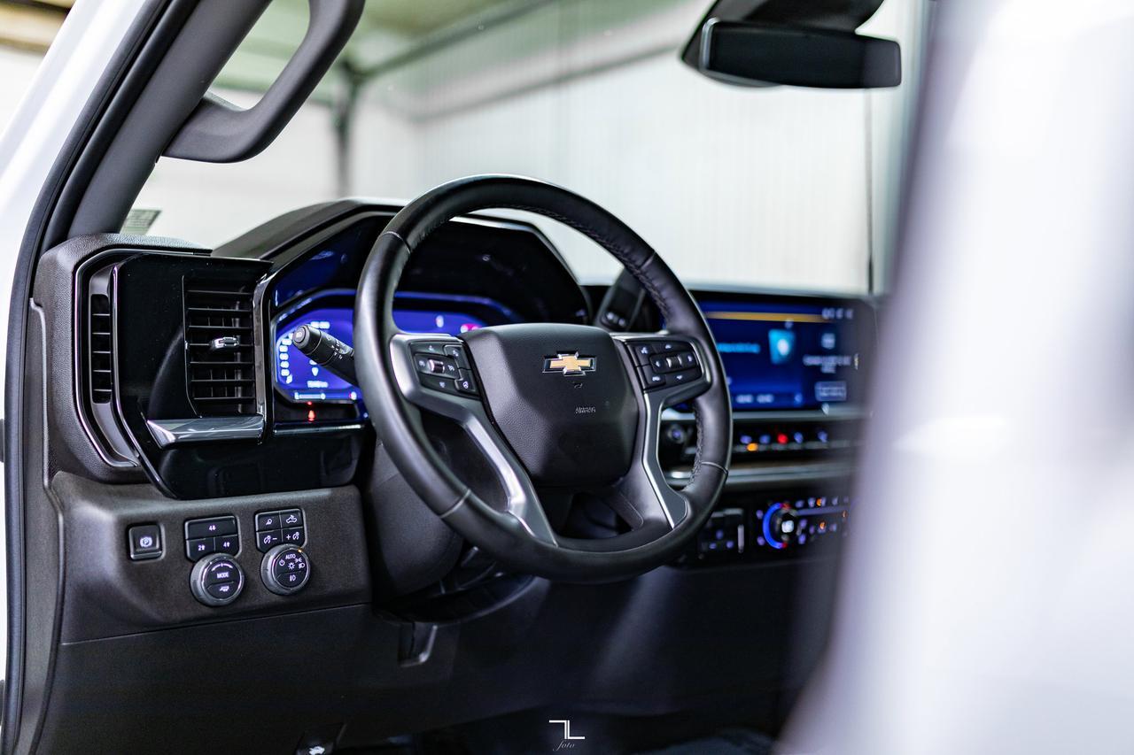 2024 Chevrolet Silverado 2500HD 4x4 Crew Cab LT Z71 Diesel Nav BCam Red Deer AB