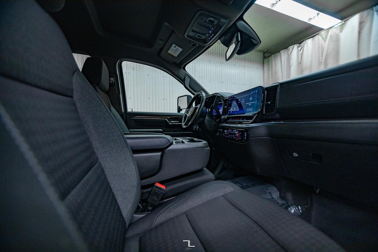 2024 Chevrolet Silverado 2500HD 4x4 Crew Cab LT Z71 Diesel Nav BCam Red Deer AB