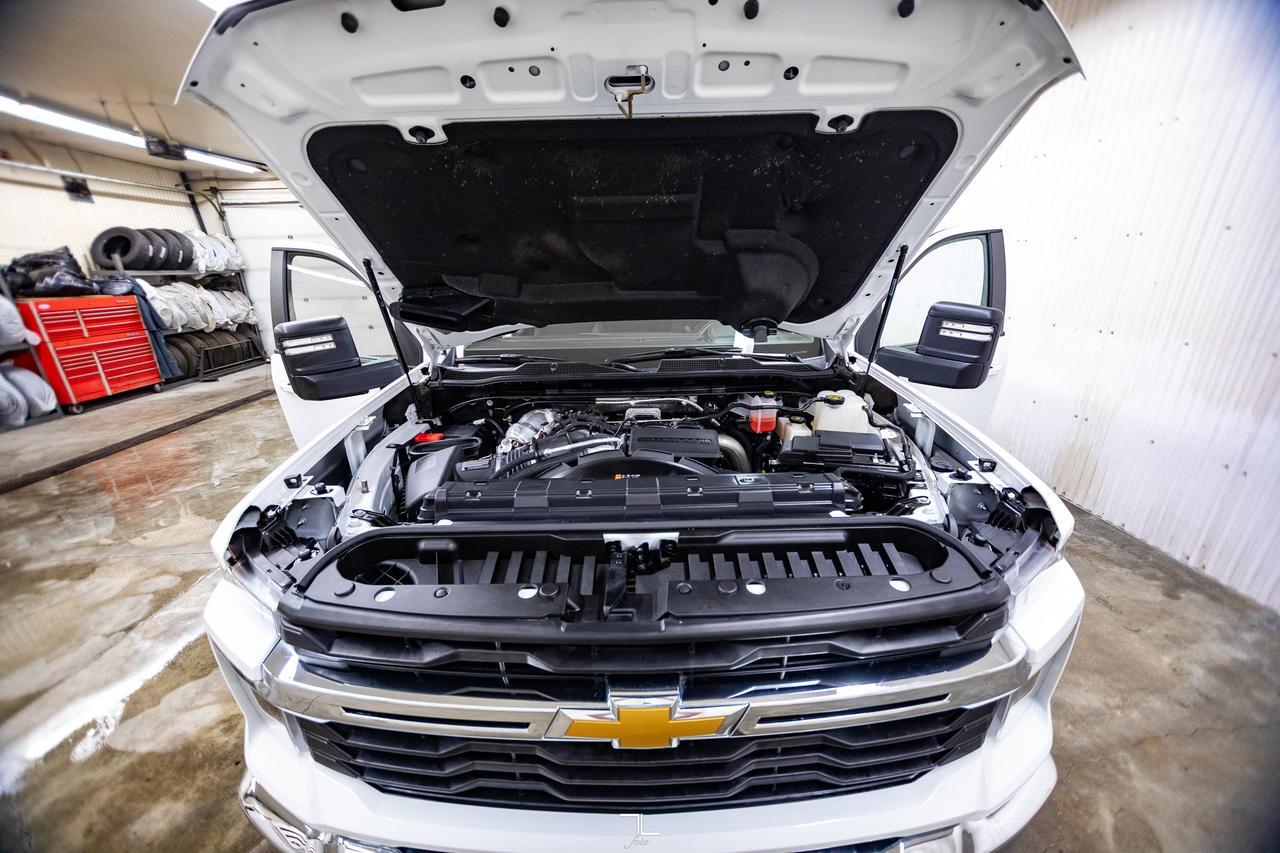 2024 Chevrolet Silverado 2500HD 4x4 Crew Cab LT Z71 Diesel Nav BCam Red Deer AB