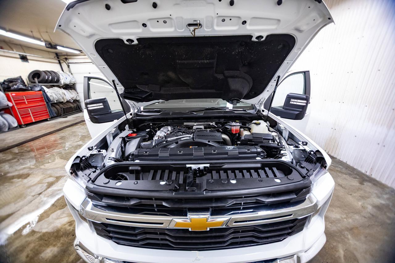 2024 Chevrolet Silverado 2500HD 4x4 Crew Cab LT Z71 Diesel Nav BCam Red Deer AB