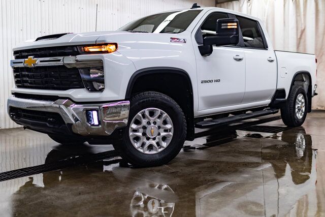 2024 Chevrolet Silverado 2500HD 4x4 Crew Cab LT Z71 Diesel Nav BCam Red Deer AB