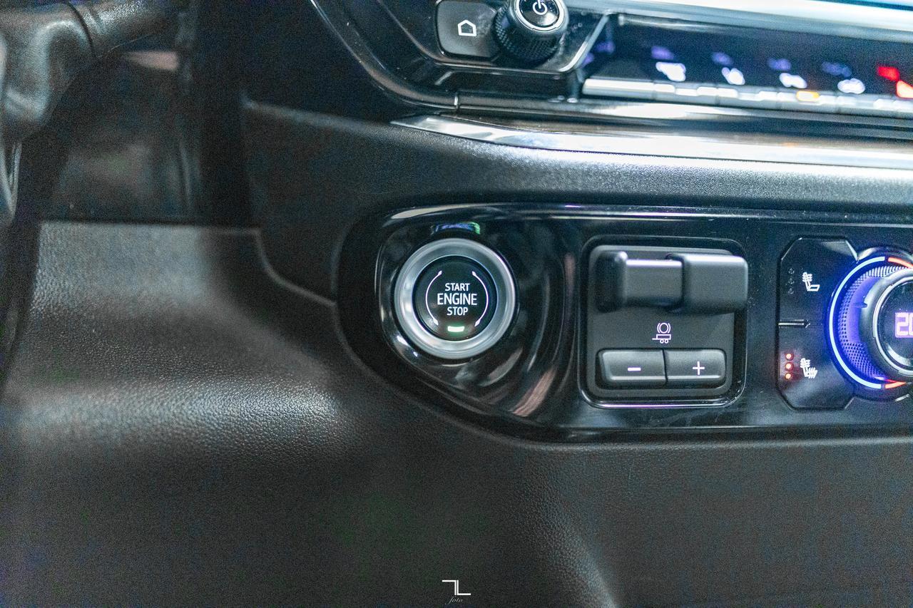 2024 Chevrolet Silverado 2500HD 4x4 Crew Cab LT Z71 Diesel Roof BCam PSeat Red Deer AB