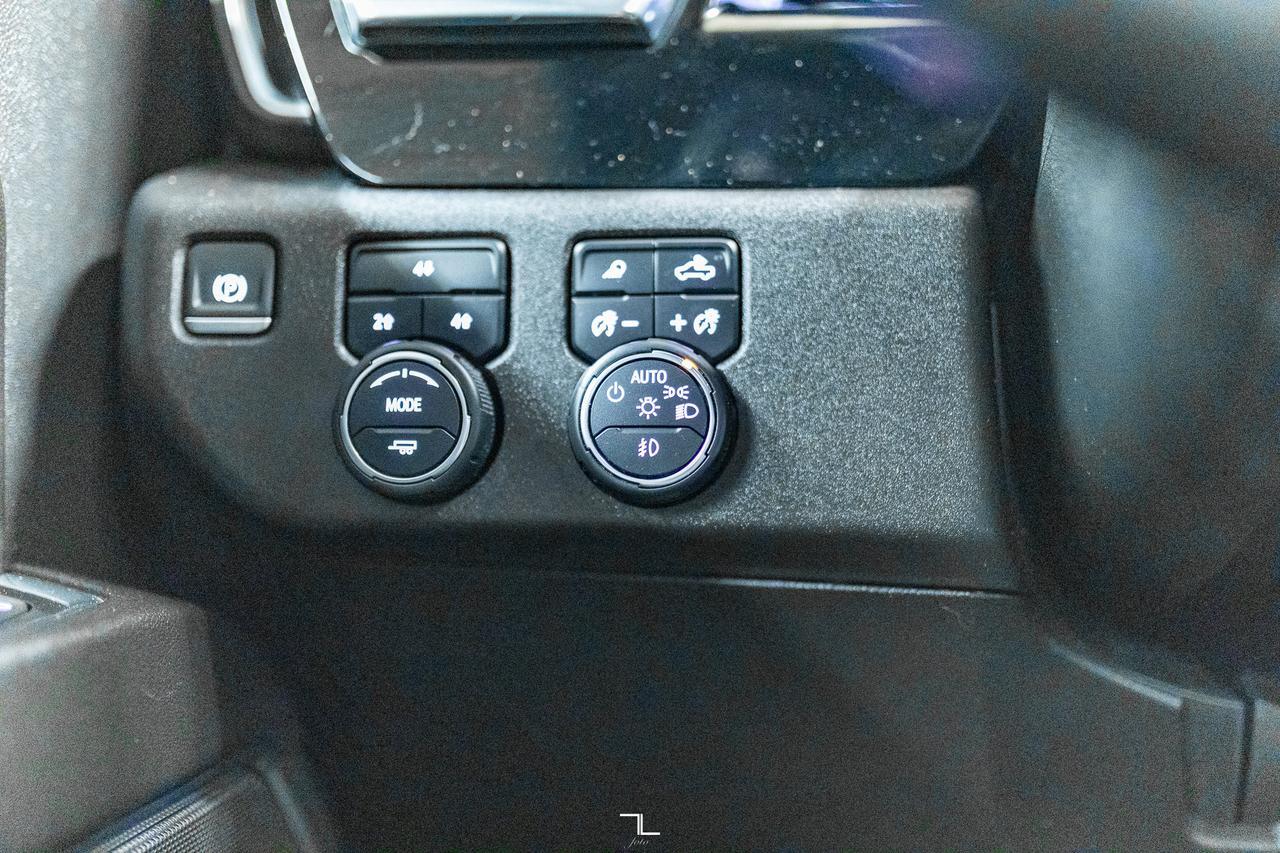 2024 Chevrolet Silverado 2500HD 4x4 Crew Cab LT Z71 Diesel Roof BCam PSeat Red Deer AB