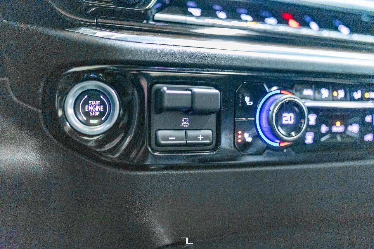 2024 Chevrolet Silverado 2500HD 4x4 Crew Cab LT Z71 Diesel Roof BCam PSeat Red Deer AB