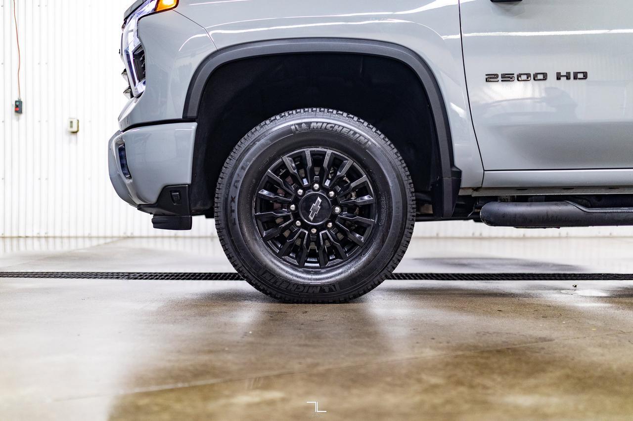 2024 Chevrolet Silverado 2500HD 4x4 Crew Cab LT Z71 Diesel Roof BCam PSeat Red Deer AB