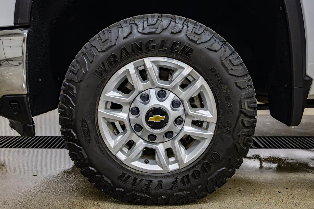 2024 Chevrolet Silverado 2500HD 4x4 Crew Cab LT Z71 Nav BCam Red Deer AB