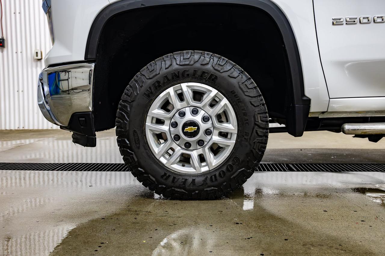 2024 Chevrolet Silverado 2500HD 4x4 Crew Cab LT Z71 Nav BCam Red Deer AB