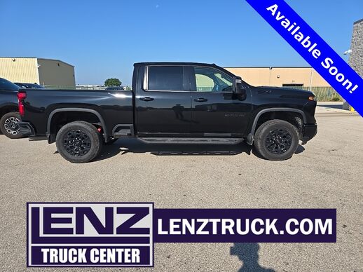 2024_Chevrolet_Silverado 2500HD_4x4 Crew Cab LTZ_ Fond du Lac WI
