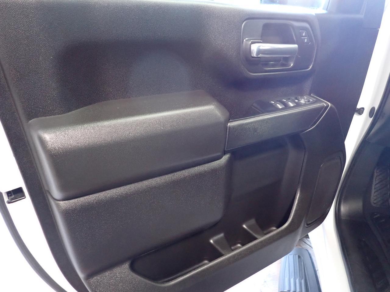 2024 Chevrolet Silverado 2500HD Custom 4WD CREW CAB 6'8 BOX Listowel ON