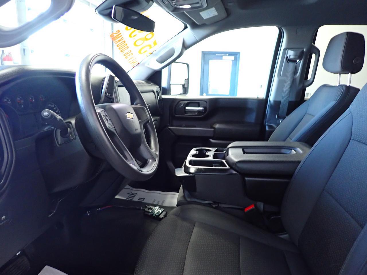 2024 Chevrolet Silverado 2500HD Custom 4WD CREW CAB 6'8 BOX Listowel ON