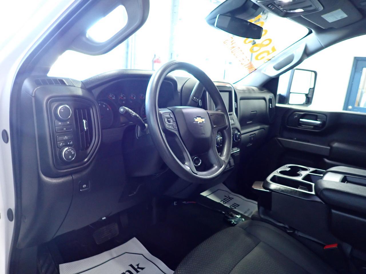 2024 Chevrolet Silverado 2500HD Custom 4WD CREW CAB 6'8 BOX Listowel ON