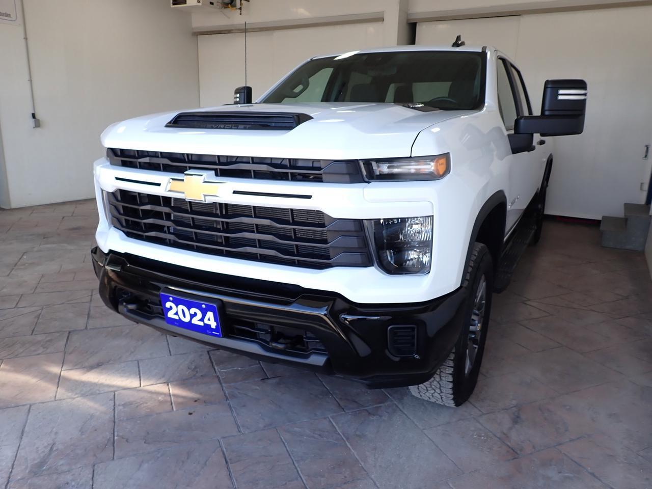 2024 Chevrolet Silverado 2500HD Custom 4WD CREW CAB 6'8 BOX Listowel ON