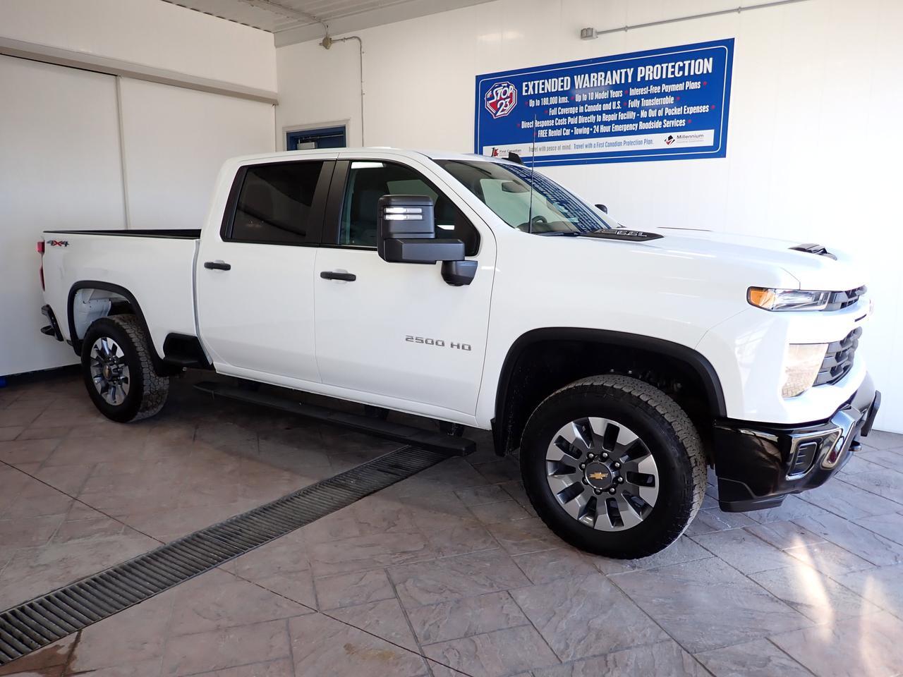 2024 Chevrolet Silverado 2500HD Custom 4WD CREW CAB 6'8 BOX