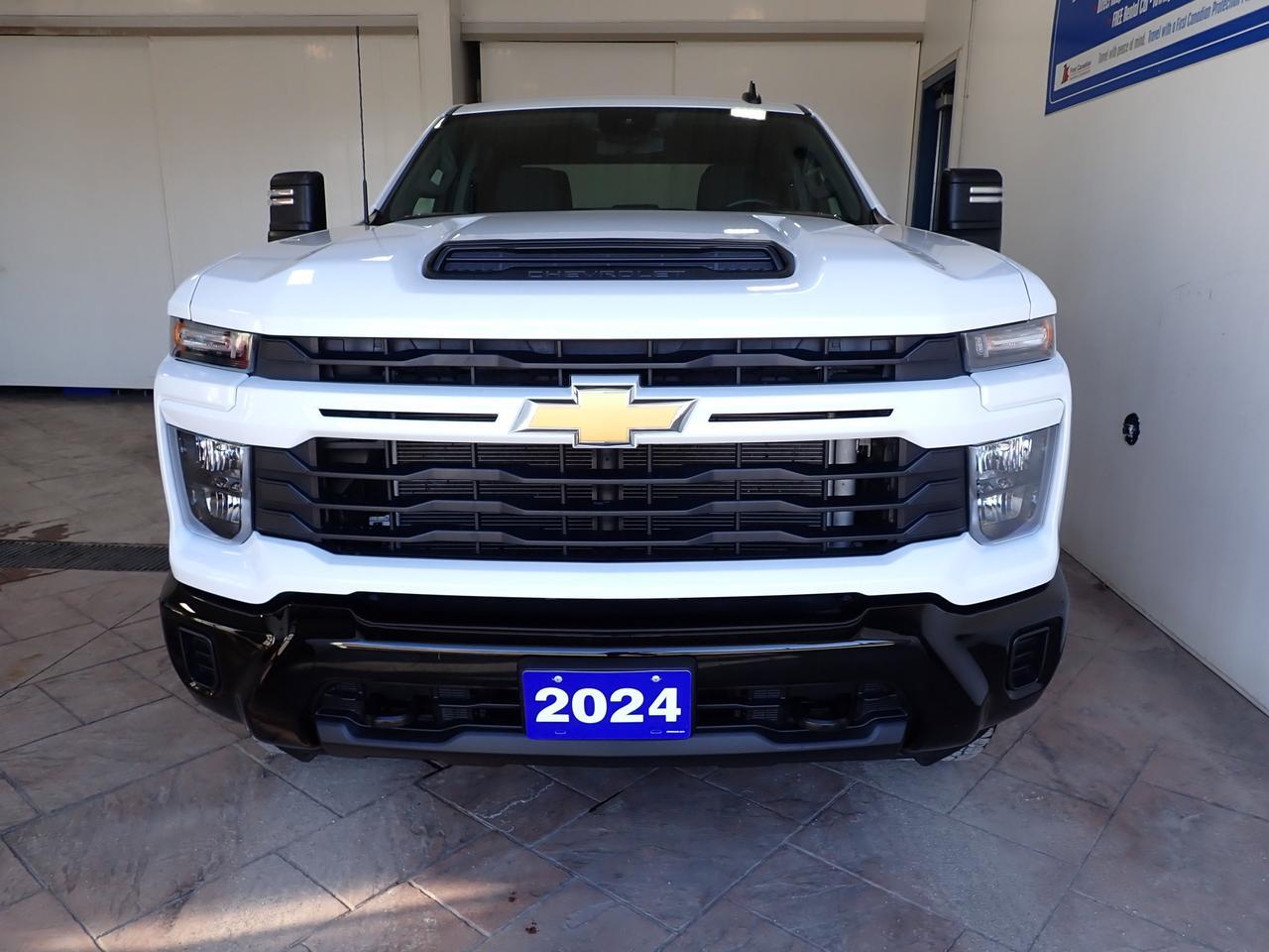 2024 Chevrolet Silverado 2500HD Custom 4WD CREW CAB 6'8 BOX Listowel ON