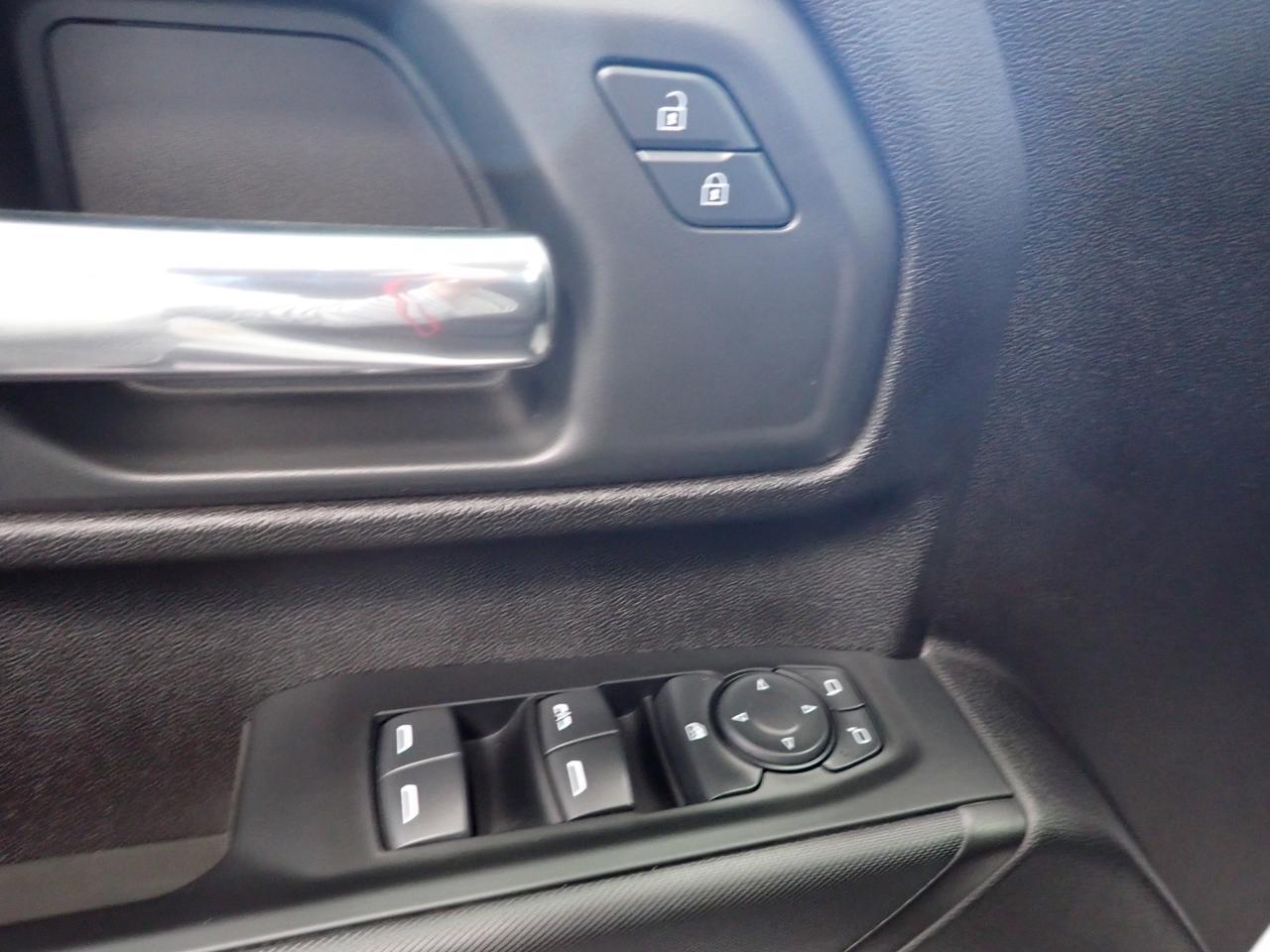 2024 Chevrolet Silverado 2500HD Custom 4WD CREW CAB 6'8 BOX Listowel ON