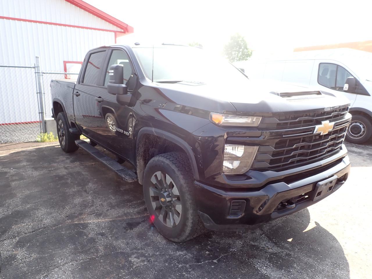 2024 Chevrolet Silverado 2500HD Custom 4WD CREW CAB
