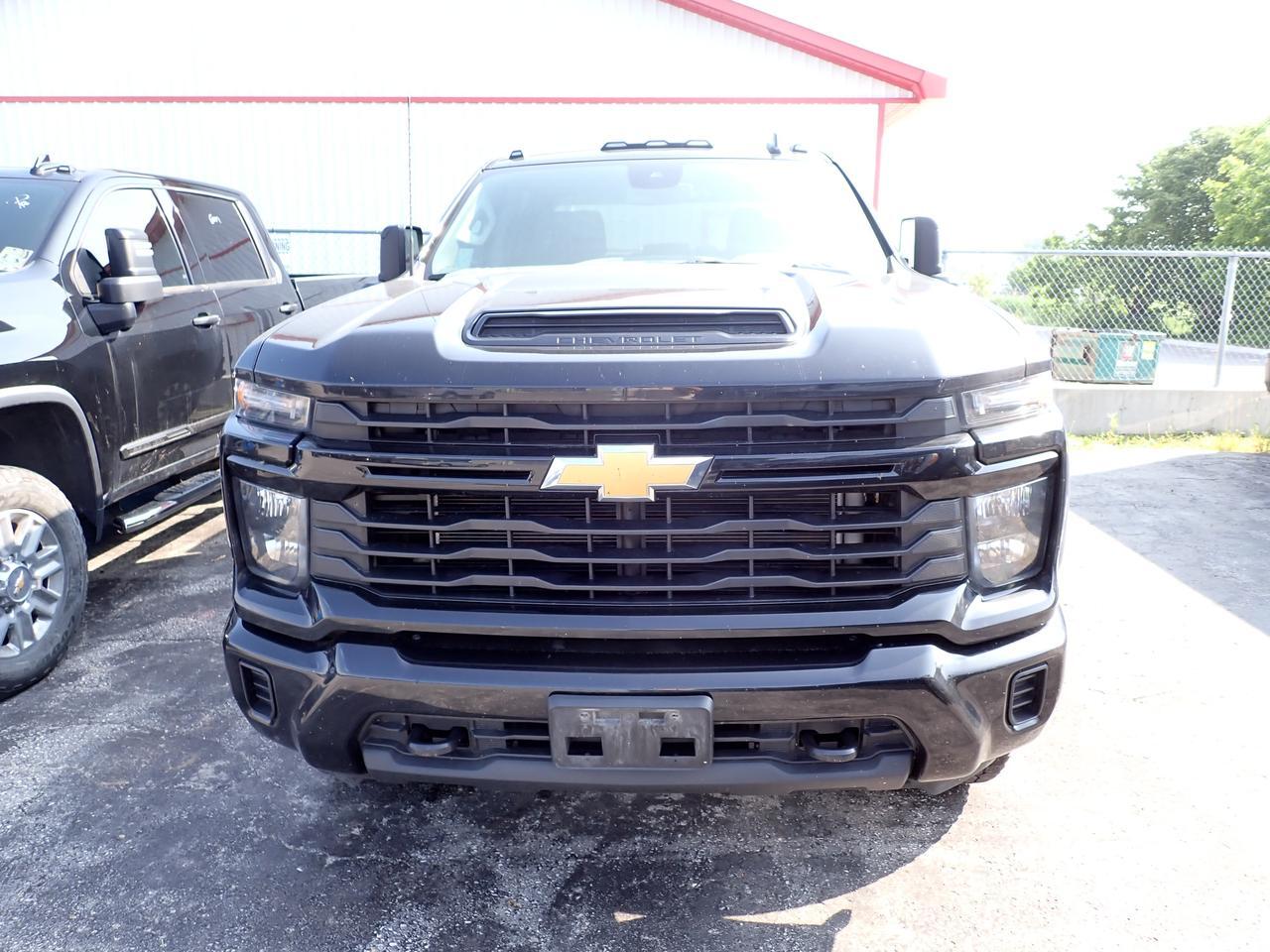 2024 Chevrolet Silverado 2500HD Custom 4WD CREW CAB Listowel ON