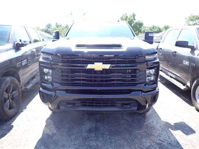 2024 Chevrolet Silverado 2500HD Custom 4WD CREW CAB Listowel ON