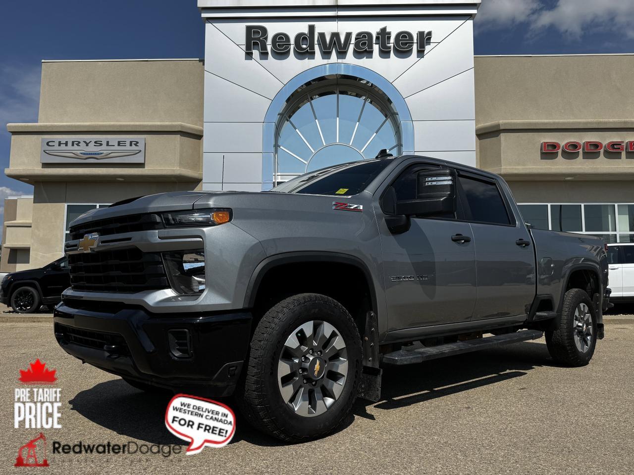 2024 Chevrolet Silverado 2500HD Custom Crew Cab 4WD | Low KMs | V8 | Front Bench | BedStep | Cloth Redwater AB