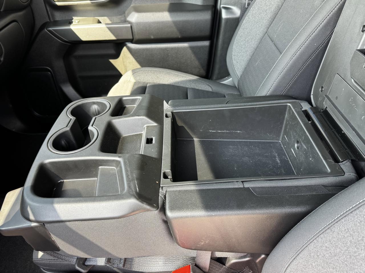 2024 Chevrolet Silverado 2500HD Custom Crew Cab 4WD | Low KMs | V8 | Front Bench | BedStep | Cloth Redwater AB