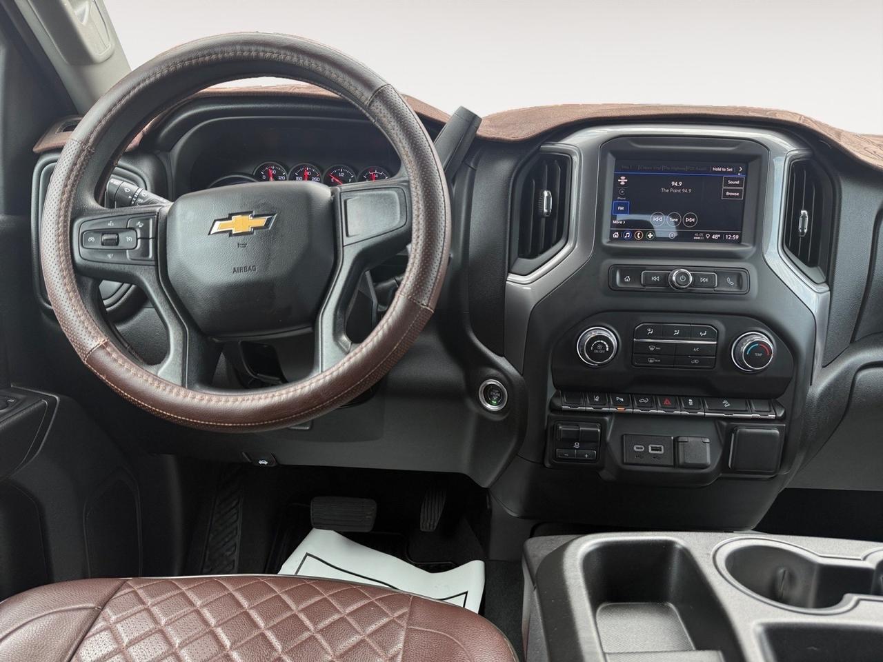 2024 Chevrolet Silverado 2500HD Custom, TONNEAU COVER, RUNNING BOARDS, TOW PACKAGE, BACKUP CAMERA, POWER MIRRORS W/ TURN SIGNALS, REMOTE START, WIFI, NAVIGATION, APPLE CARPLAY/ANDROID AUTO, TRUCKS THIS CLEAN DONT LAST LONG! Norfolk VA