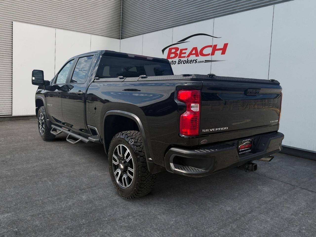 2024 Chevrolet Silverado 2500HD Custom, TONNEAU COVER, RUNNING BOARDS, TOW PACKAGE, BACKUP CAMERA, POWER MIRRORS W/ TURN SIGNALS, REMOTE START, WIFI, NAVIGATION, APPLE CARPLAY/ANDROID AUTO, TRUCKS THIS CLEAN DONT LAST LONG! Norfolk VA