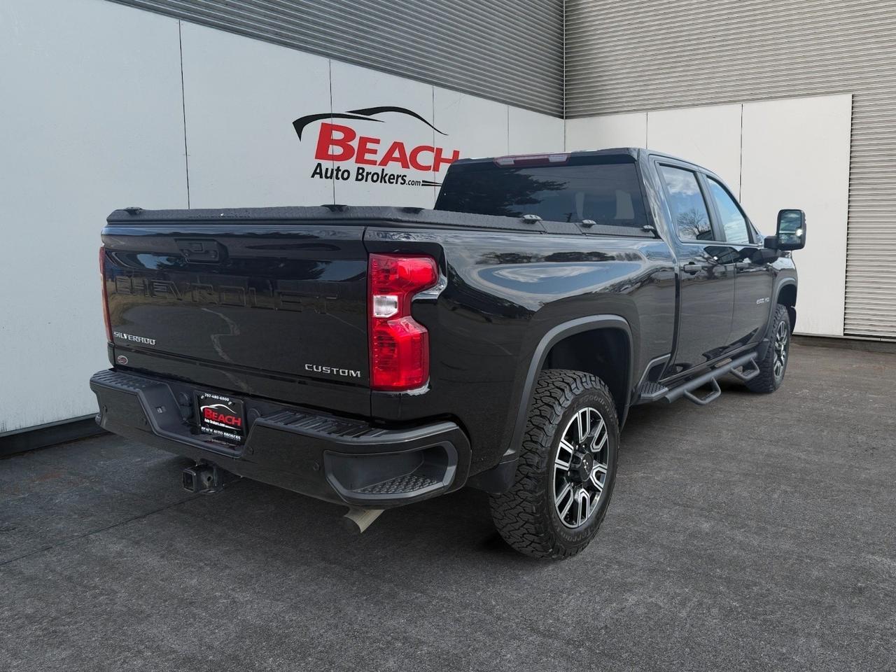 2024 Chevrolet Silverado 2500HD Custom, TONNEAU COVER, RUNNING BOARDS, TOW PACKAGE, BACKUP CAMERA, POWER MIRRORS W/ TURN SIGNALS, REMOTE START, WIFI, NAVIGATION, APPLE CARPLAY/ANDROID AUTO, TRUCKS THIS CLEAN DONT LAST LONG! Norfolk VA